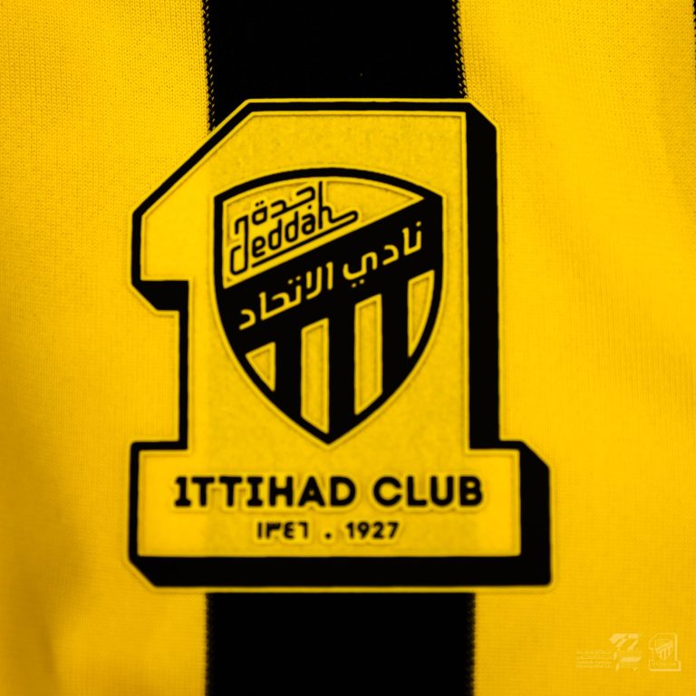 أزمة اللاعبين في الاتحاد ورفض الاحتراف لستة نجم في الفريق