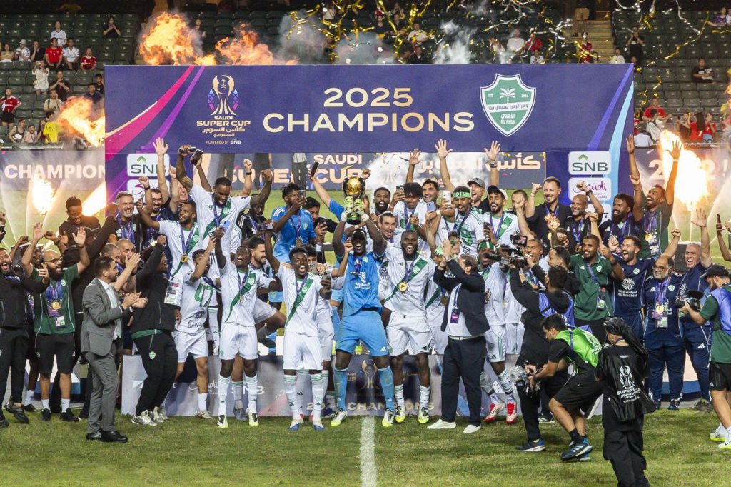 الاهلي بطل السوبر السعودي