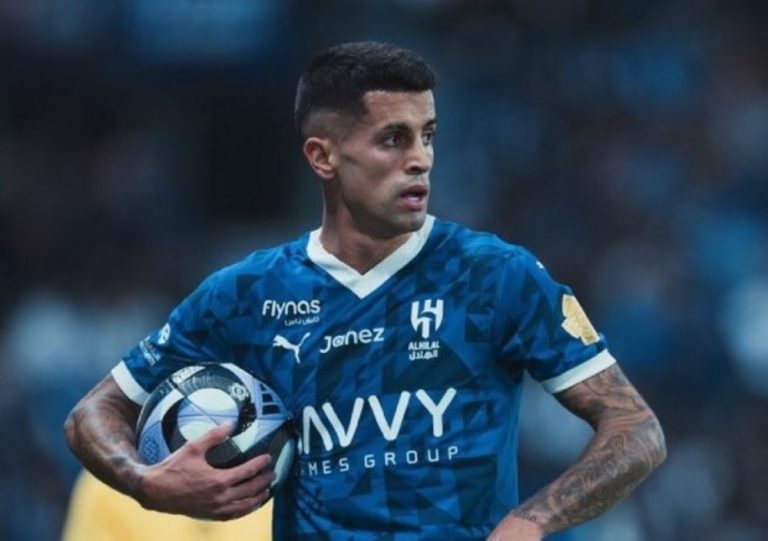 جواو كانسيلو يغضب بعد استبعاده من قائمة الهلال