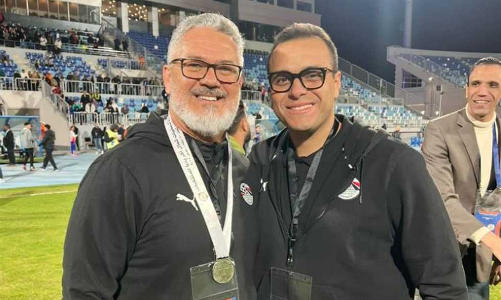 هاجد العنتبلي طبيب منتخب مصر تحت 18 عامً