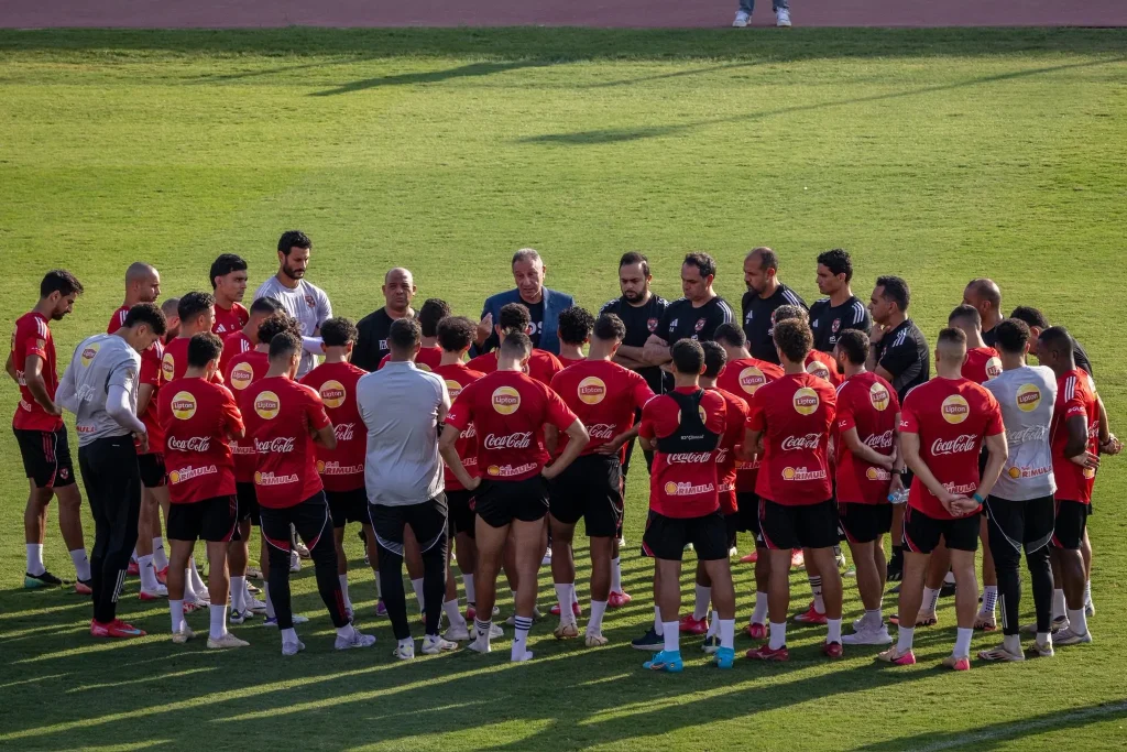 الخطيب يجتمع مع لاعبي الاهلي