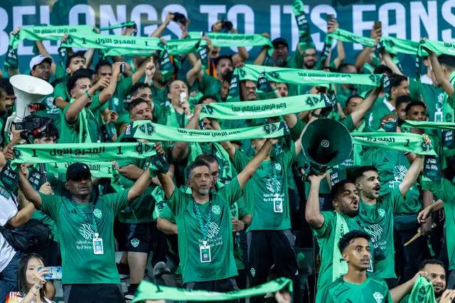 جماهير الأهلي تقتحم مدرجات ملعب “الإنماء” قبل مواجهة بيراميدز