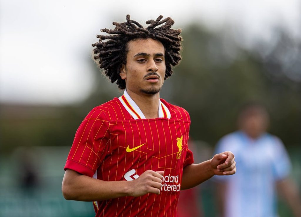 ليفربول يشرك كريم احمد في المران