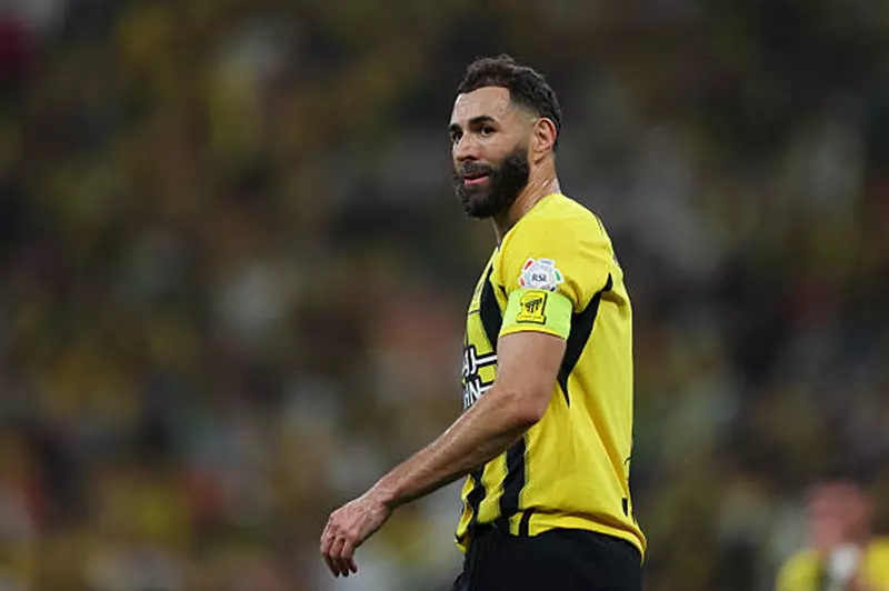 غياب بنزيمة عن الاتحاد ضد الفتح